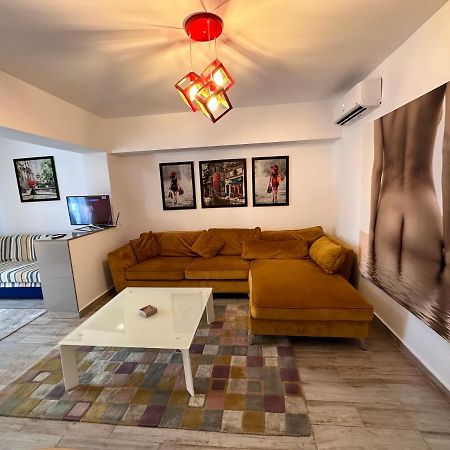 Rohan Studio One Aparthotel Navodari Bagian luar foto