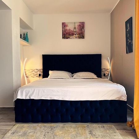 Rohan Studio One Aparthotel Navodari Bagian luar foto