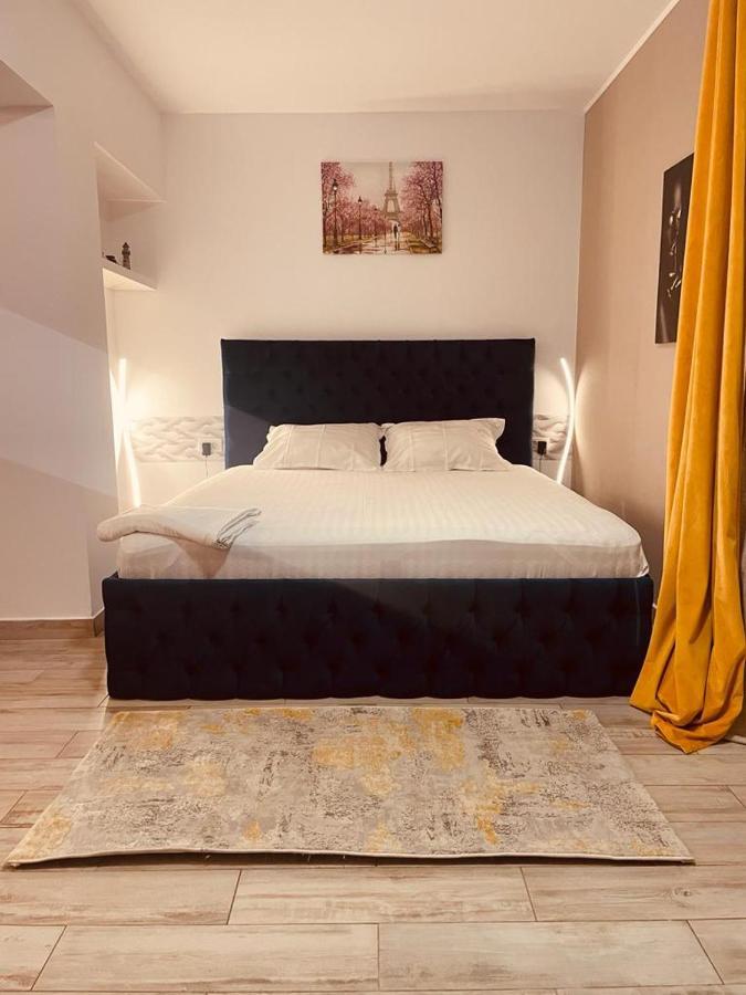 Rohan Studio One Aparthotel Navodari Bagian luar foto