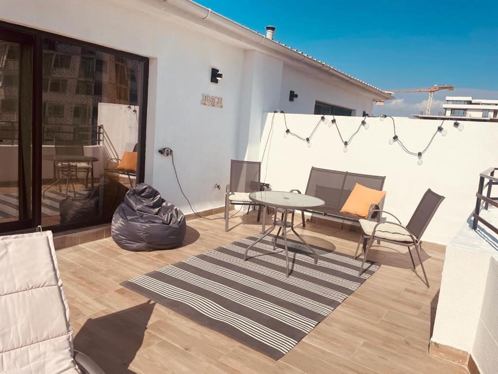 Rohan Studio One Aparthotel Navodari Bagian luar foto