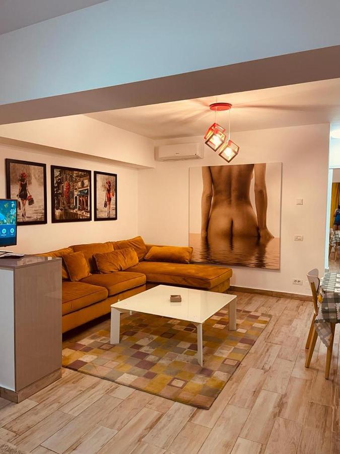 Rohan Studio One Aparthotel Navodari Bagian luar foto