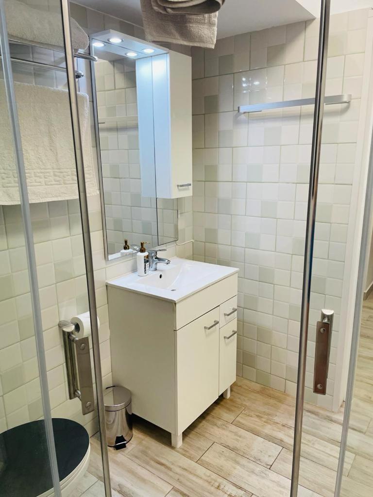 Rohan Studio One Aparthotel Navodari Bagian luar foto