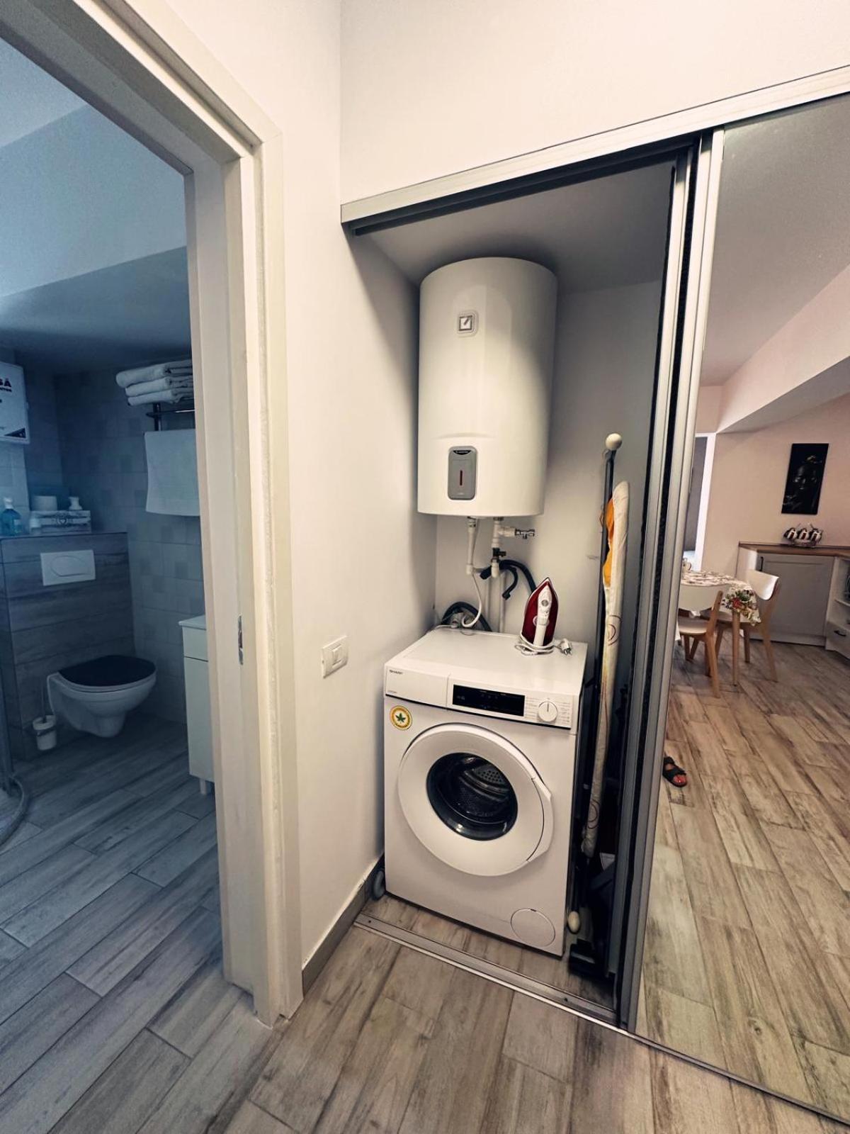 Rohan Studio One Aparthotel Navodari Bagian luar foto